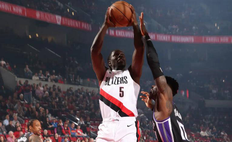 示出潜力, 据表现突出 示出潜力, 据表现突出